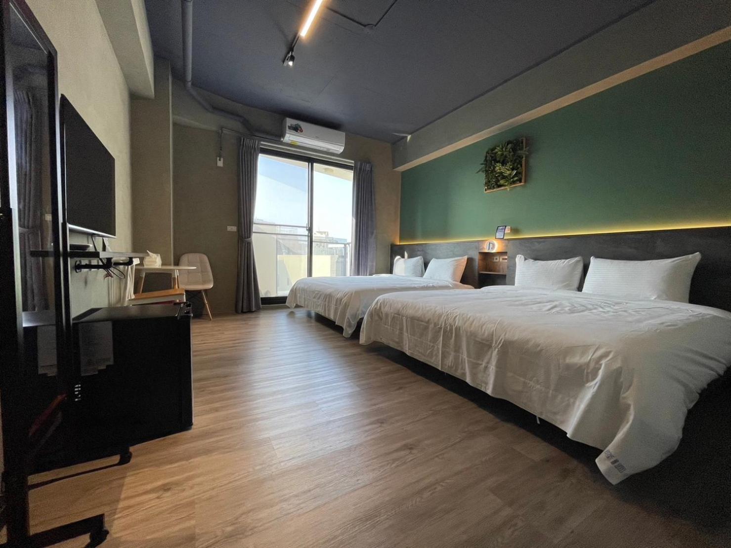 Long Lang Homestay Tainan Extérieur photo